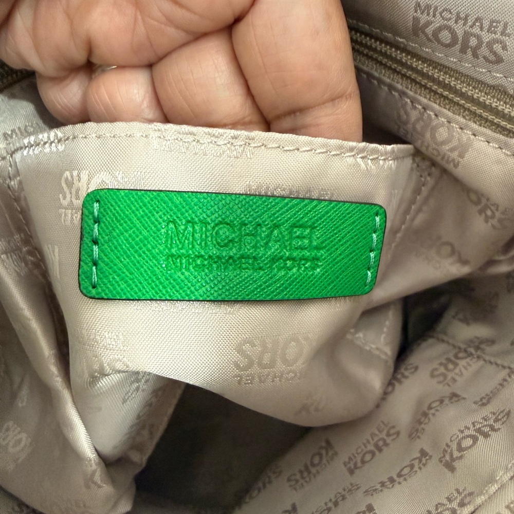 Michael Kors Lillie Large Chain Shoulder Tote - Picture 11 of 12